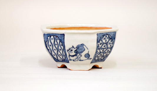 Gassan Octagonal Pot with Hand-Painted Cats 3.6"(9.2cm) G158 +++ Shipping Free