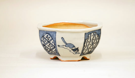 Gassan Octagonal Pot with Hand-Painted Cats 3.6"(9.2cm) G158 +++ Shipping Free