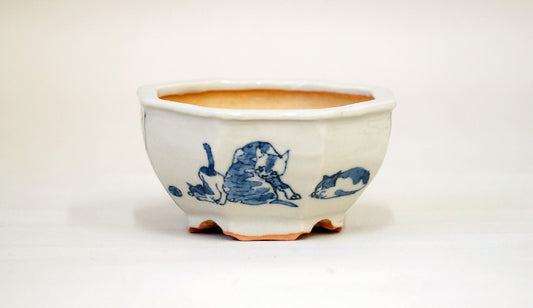 Gassan Octagonal Pot with Hand-Painted Cats 3.6"(9.2cm) G159 +++ Shipping Free