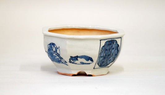 Gassan Octagonal Pot with Hand-Painted Cats 3.6"(9.2cm) G159 +++ Shipping Free
