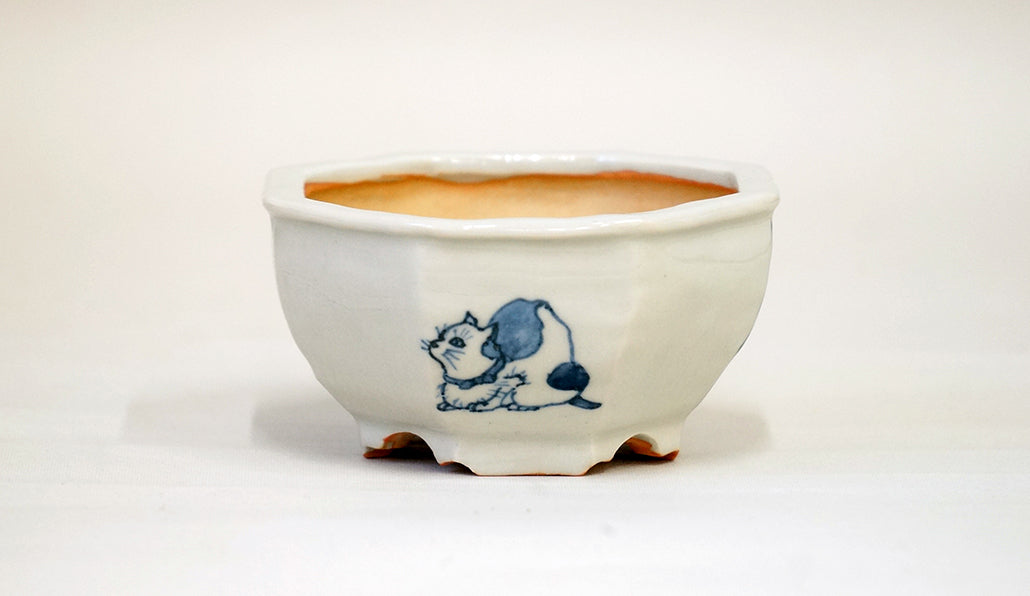 Gassan Octagonal Pot with Hand-Painted Cats 3.6"(9.2cm) G159 +++ Shipping Free