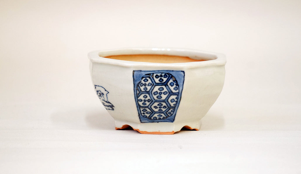 Gassan Octagonal Pot with Hand-Painted Japanese Puppies 3.6"(9.2cm) G160 +++ Shipping Free
