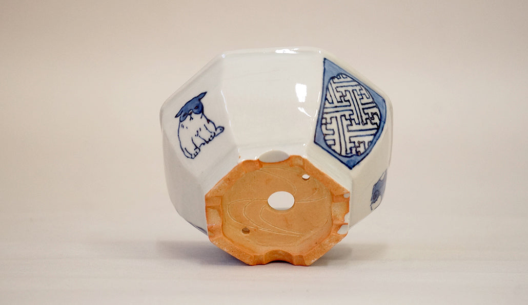 Gassan Octagonal Pot with Hand-Painted Japanese Puppies 3.6"(9.2cm) G160 +++ Shipping Free