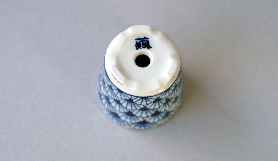 Mayu Miniature Bonsai Pot with Red Checkered Pattern