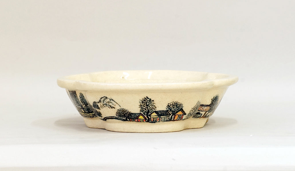 Bonsai Pot Featuring a Scene of a Historic Post Town by Bunzan 9.2"(23.3cm) B087　　