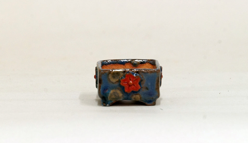 Kei Mini square bonsai pot featuring red floral reliefs 1.38"(3.5cm) K040